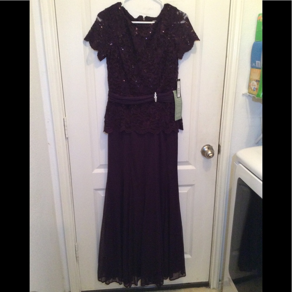 NWT Evening gown size 4 eggplant color